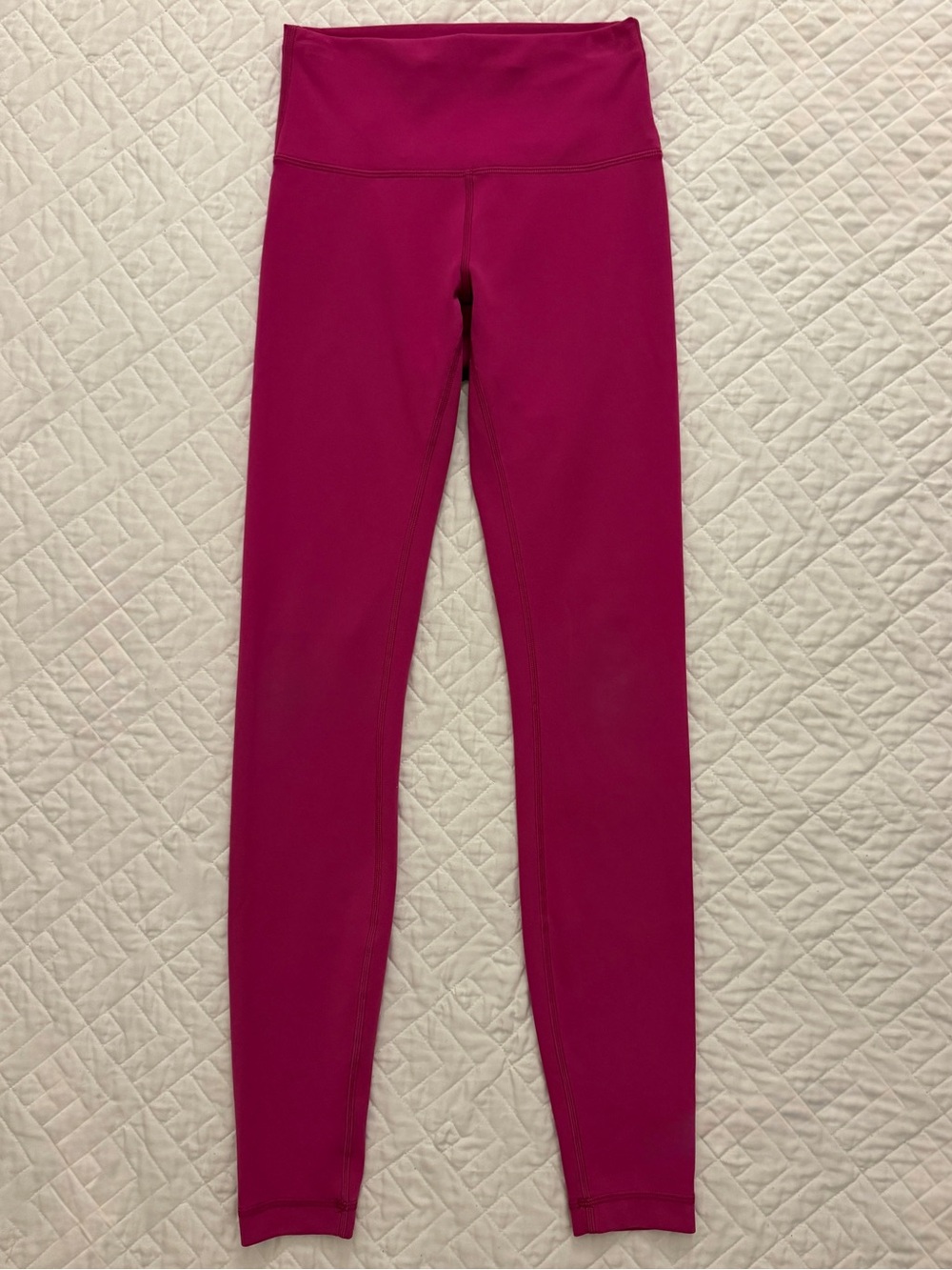 Lululemon Fuchsia Full Length Leggings Interior Pocket EUC Size 4 Regular